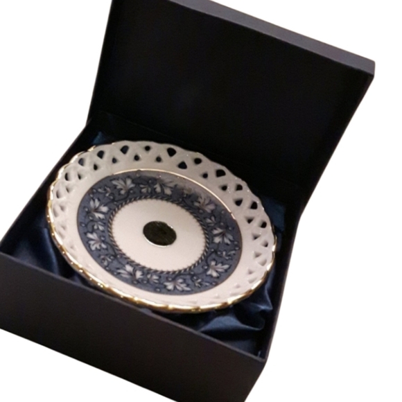 HOST PICK Wellington Castle Royal serving dish - Picture 1 of 8